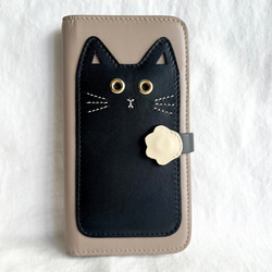 黒猫　手帳型スマホケース　レザー　名入れ無料　スマホケース　イニシャルが入れられる　IPHONEケース 3枚目の画像