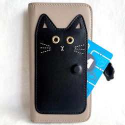 黒猫　手帳型スマホケース　レザー　名入れ無料　スマホケース　イニシャルが入れられる　IPHONEケース 4枚目の画像