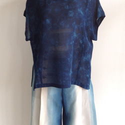 伝統織物のトップブランド夏塩沢に本藍染めを施した洋服オリジナルブランド『ナツシオンブルー』むらくも染（ベスト6／Ｔシャツ 4枚目の画像