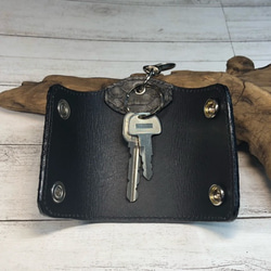 【蛇革】墨染めスマートキーケース 2枚目の画像