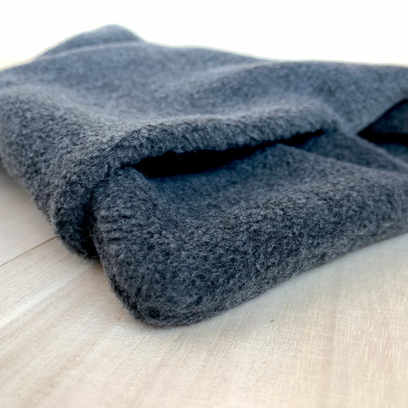 ◆特別価格!◆「シンプルが良い。」大人の上質&暖かフリース コンパクトマフラー(チャコール) 4枚目の画像