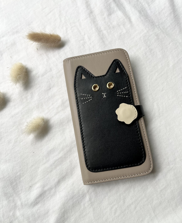 黒猫　本革手帳型スマホケース　　名入れ可　カード収納　　iphoneケース　レザー 3枚目の画像