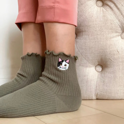 毛並みまで感じるリアル猫さん刺繍の靴下 ✩.*˚ぶち猫 ニャアちゃん✩.*˚ 2枚目の画像