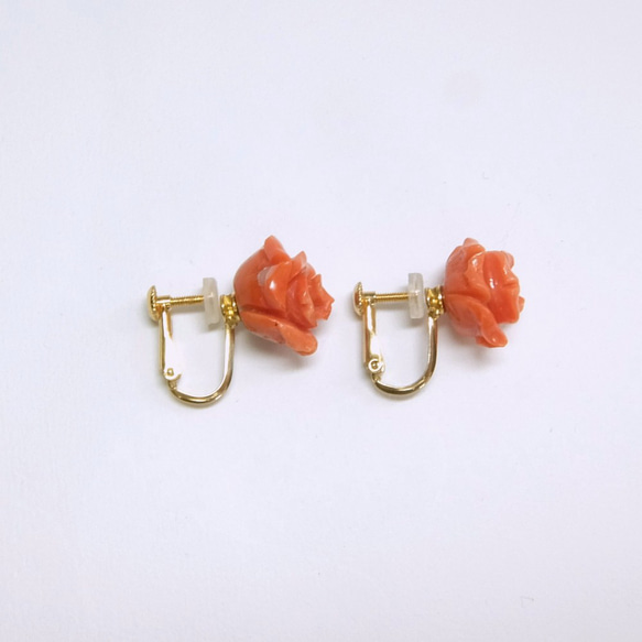 【K18】宝石珊瑚（日本産赤サンゴ） 薔薇のイヤリング　 ES175 5枚目の画像