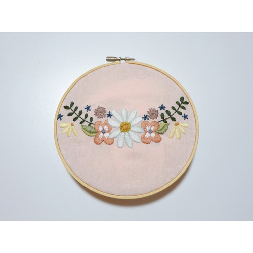 むち♡ ウエイト枠 刺繍イニシャルポーチ♡ tomotomo様 専用♡ ウエイト枠 刺繍イニシャルポーチ♡ - メルカリ