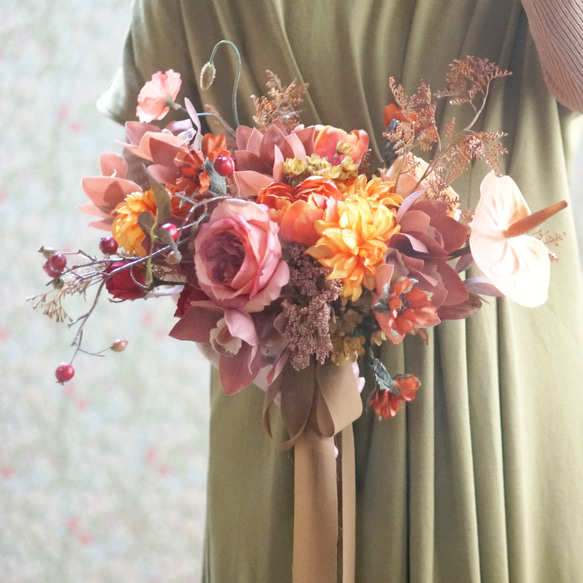 2点セット】オレンジ色チューリップとローズヒップ赤い実の秋冬