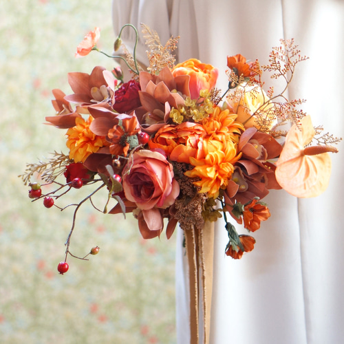 2点セット】オレンジ色チューリップとローズヒップ赤い実の秋冬  