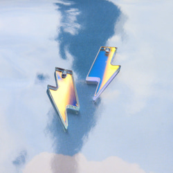 かっこいい雷のアクリル樹脂チャーム　オーロラ 7枚目の画像