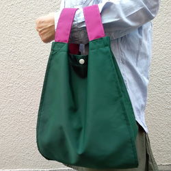 ナイロントート バッグレジ袋型(Dグリーン✕赤紫 tb-rn 25) 1枚目の画像