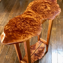 コブのハイテーブル カバ瘤杢無垢材 ふきうるし コーナーテーブル