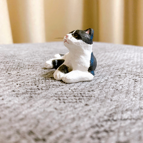 猫 黒白猫 ハチワレ フィギュア 置物 粘土 その他置物 totorigi 通販