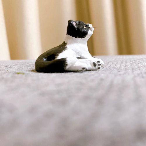 猫 黒白猫 ハチワレ フィギュア 置物 粘土 その他置物 totorigi 通販