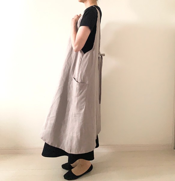 そのままお出かけOK！ワンピース仕立ての2wayエプロン 5枚目の画像