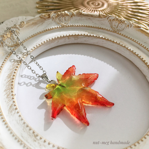 【1271】レジン　紅葉　ネックレス　ペンダント　ハンドメイド 1271】レジン 紅葉 ネックレス ペンダント ハンドメイド 【公式通販】