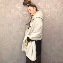 ■10 天內出貨 ■ [3 種顏色可選] 這款採用再生羊毛製成，「莫里斯世界在斗篷外套中栩栩如生。」秋冬款斗篷連帽披肩 第6張的照片