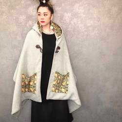 ■10 天內出貨 ■ [3 種顏色可選] 這款採用再生羊毛製成，「莫里斯世界在斗篷外套中栩栩如生。」秋冬款斗篷連帽披肩 第4張的照片