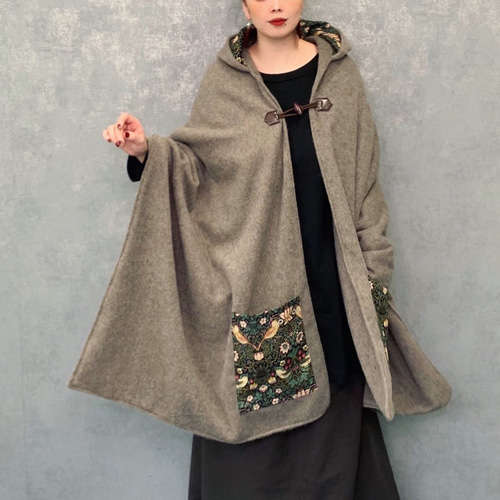 □10日内発送□【全3色】再生ウールを使い、『モリスの世界をポンチョ