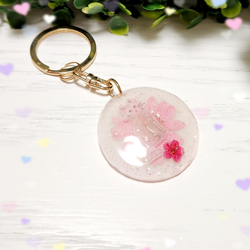 大人可愛い猫のミルキーホワイトflowerのキーホルダー❤️✨️送料無料 