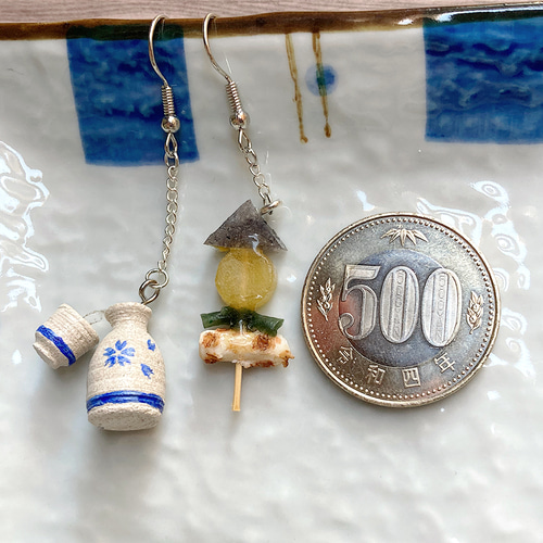 おでんと熱燗の呑兵衛ピアスb〈ミニチュア〉 ピアス（フック・チェーン 