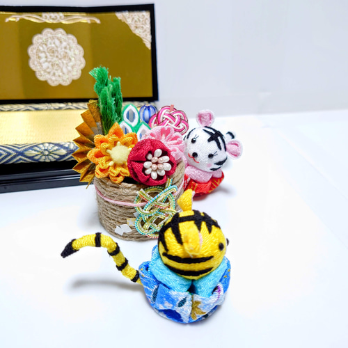 お正月飾り】≪2022年とら年バージョン≫可愛いトラと門松、屏風