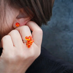 《特集掲載》ガラスのいくら1粒ピアス イクラ 縁起物 オレンジ フェイクフード ガラス ガラスフュージング 朱色 11枚目の画像
