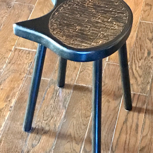黒猫スツール ミズナラ アオダモ 箱のみ 松煙漆 拭き漆 高さ42cm 椅子 