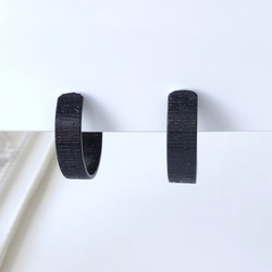 〈痛くない〉デザインブラックフラットリングイヤリング・イヤーカフ〈直径約19㎜幅約5㎜〉(両耳用)(調節可能) 7枚目の画像