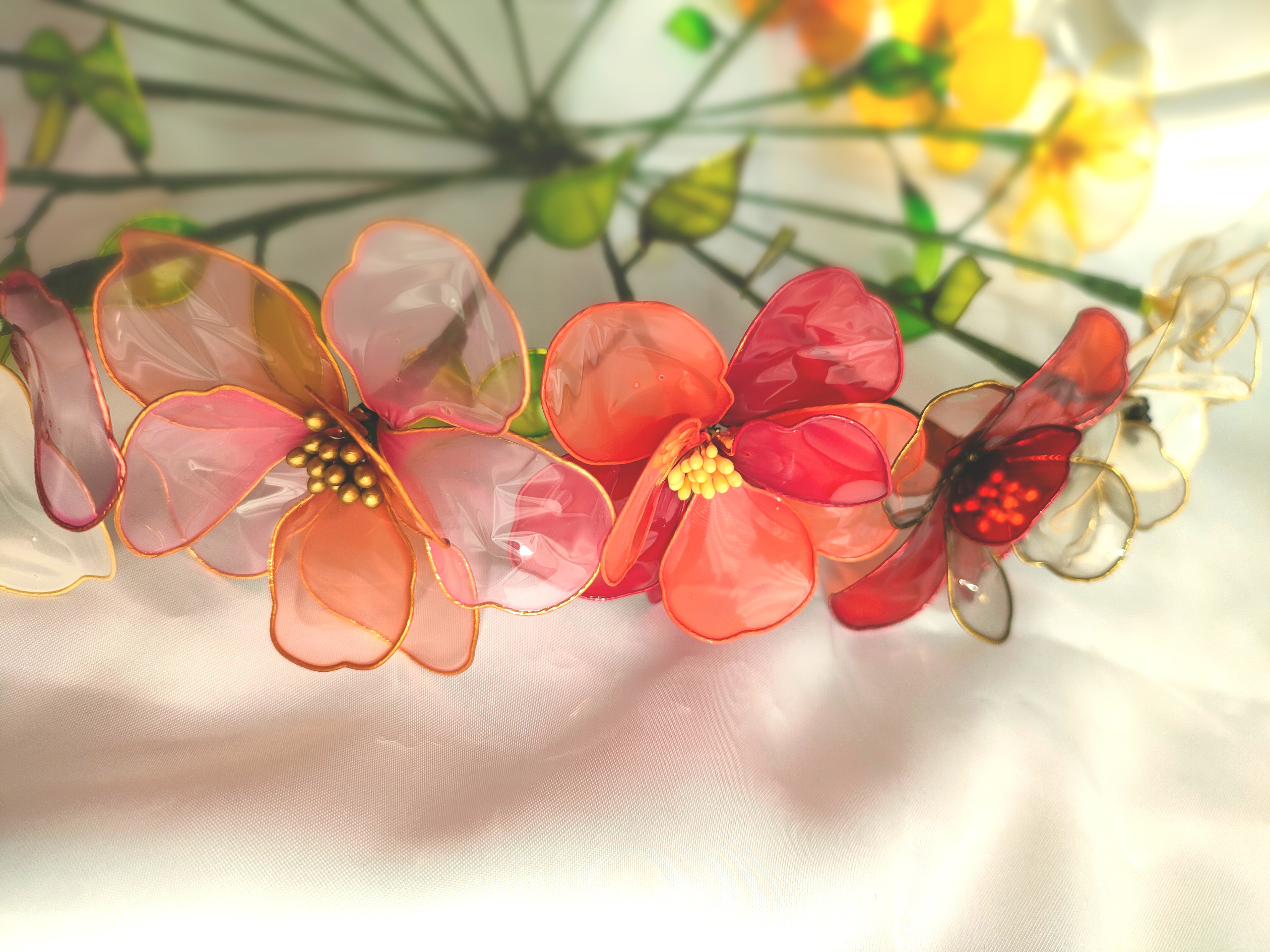 薔薇とマーガレットのアレンジ　アメリカンフラワー（ディップフラワー） 薔薇とマーガレットのアレンジアメリカンフラワー（ディップ