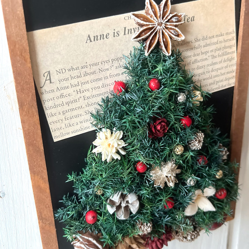 黒板アート　クリスマスツリー（アメリカンフラワーアレンジ　，ツリーリース） 黒板アート クリスマスツリー（アメリカンフラワーアレンジ ，ツリー
