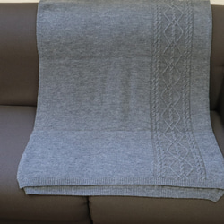 エアリースパン(メリノウール100％）アラン柄大判ニットストール＆ブランケット【チャコールグレー】 3枚目の画像