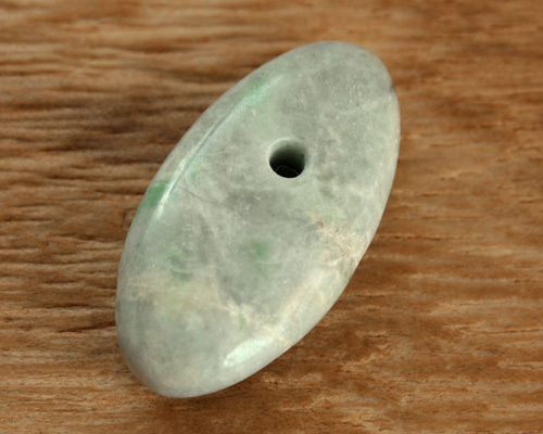 糸魚川翡翠大珠 C01513 36.5mm*19mm*9mm 糸魚川産 ひすい 大珠