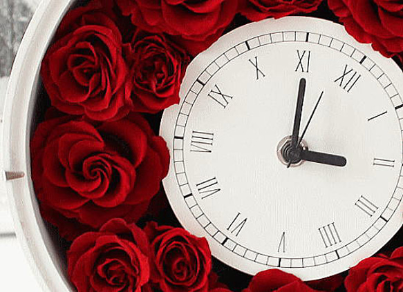 プリザーブドフラワー花時計 美しさが際立つALLプリザーブドの花時計　還暦祝いや敬老の日に人気の商品 6枚目の画像