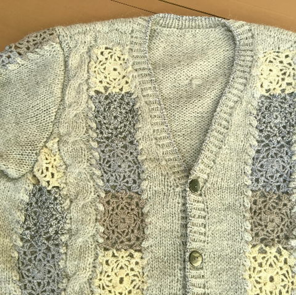国産糸で編んだ人気のグレーふんわりカーデイガン 長袖 手編み　 5枚目の画像