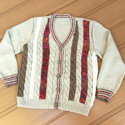 国産糸で編んだ人気のベージュふんわりカーデイガン 長袖 手編み　 5枚目の画像