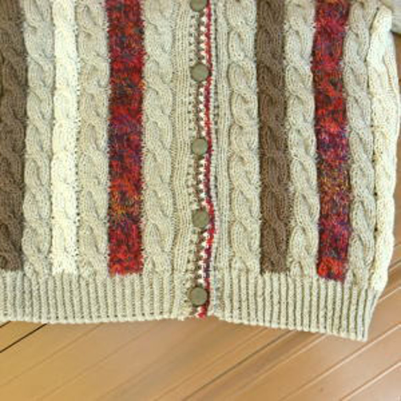 国産糸で編んだ人気のベージュふんわりカーデイガン 長袖 手編み　 7枚目の画像