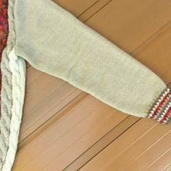 国産糸で編んだ人気のベージュふんわりカーデイガン 長袖 手編み　 8枚目の画像