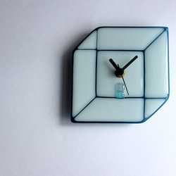 新作！ガラス時計 立方体  small ホワイト×ブルーグレー　壁掛け時計・置時計 クリスマスギフト 1枚目の画像