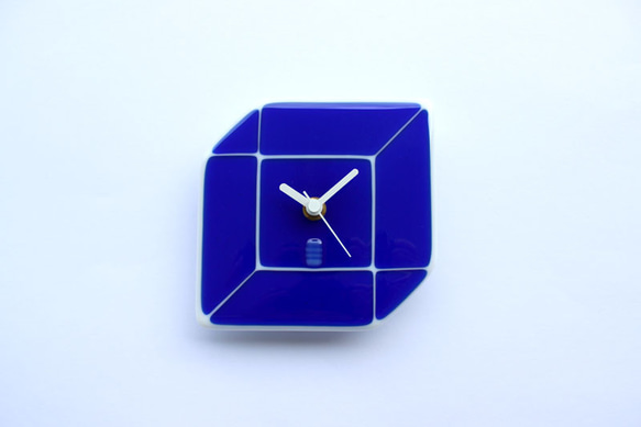 ガラス時計 立方体 small ロイヤルブルー×ホワイト　壁掛け時計・置時計 4枚目の画像