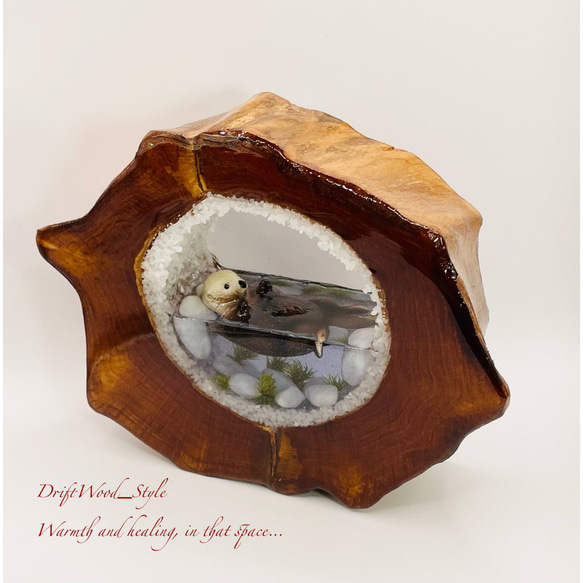 一つ限りの流木アート 海に浮かぶラッコ ジオラマ 流木 フィギュア 置物 インテリア レジン テラリウム 生き物 N3 7枚目の画像