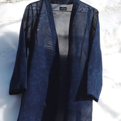 伝統織物のトップブランド夏塩沢に本藍染めを施した洋服オリジナルブランド『ナツシオンブルー』むらくも染（カーディガン18） 5枚目の画像