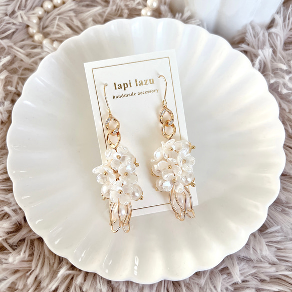 ジルコニアコネクター×パール調フラワー《ピアス/イヤリング》 ピアス  