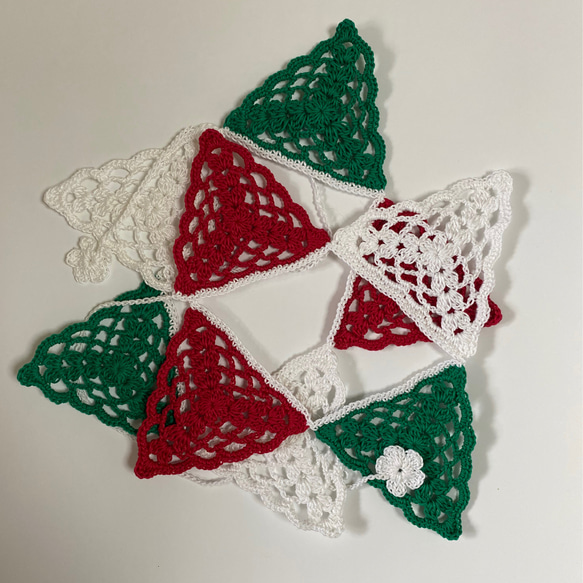 手編み♡三角フラッグガーランド♡クリスマスカラー 3枚目の画像
