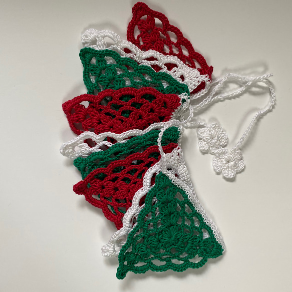 手編み♡三角フラッグガーランド♡クリスマスカラー 6枚目の画像