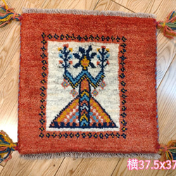 ペルシャ　ギャッベ　マット　37.5x37.5cm　女の子　カシュガイ族 1枚目の画像