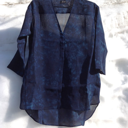 伝統織物のトップブランド夏塩沢に本藍染めを施した洋服オリジナルブランド『ナツシオンブルー』むらくも染（ジャケット23） 6枚目の画像