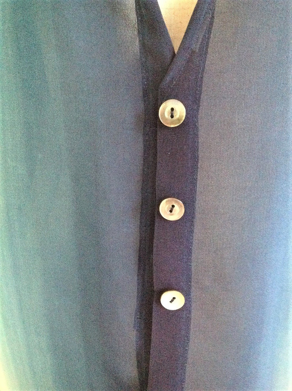 伝統織物のトップブランド夏塩沢に本藍染めを施した洋服オリジナルブランド『ナツシオンブルー』ぼかし染（ジャケット24） 2枚目の画像