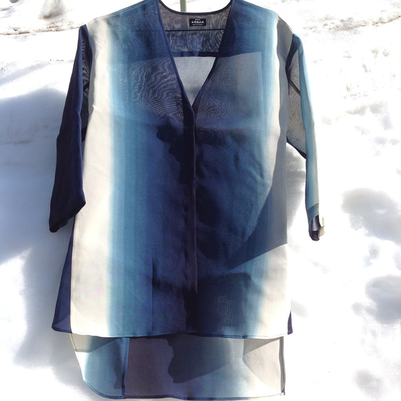 伝統織物のトップブランド夏塩沢に本藍染めを施した洋服オリジナルブランド『ナツシオンブルー』ぼかし染（ジャケット24） 6枚目の画像