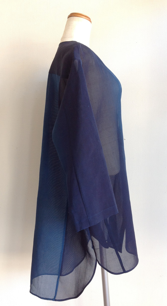 伝統織物のトップブランド夏塩沢に本藍染めを施した洋服オリジナルブランド『ナツシオンブルー』ぼかし染（ジャケット25） 3枚目の画像
