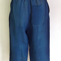 伝統織物のトップブランド夏塩沢に本藍染めを施した洋服オリジナルブランド『ナツシオンブルー』ぼかし染（パンツ32） 3枚目の画像