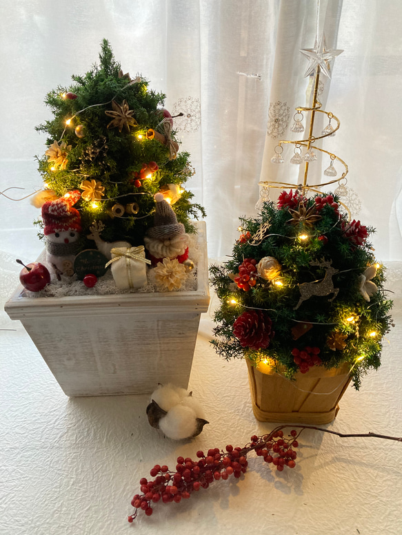 早割クリスマス2023 creema プリザーブドフラワーキラキラのトナカイに木の実 卓上クリスマスツリーLEDライト 7枚目の画像